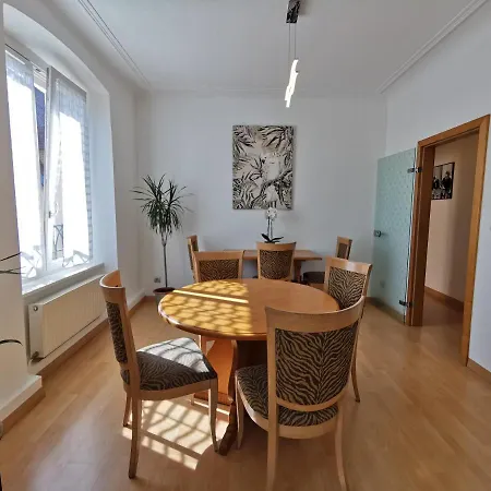 Bel 2 à 8 Personnes *